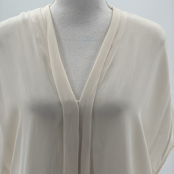 Vince 100% Silk Dolman Short Sleeve Blouse in Ivory - Size Small - Picture 2 of 6